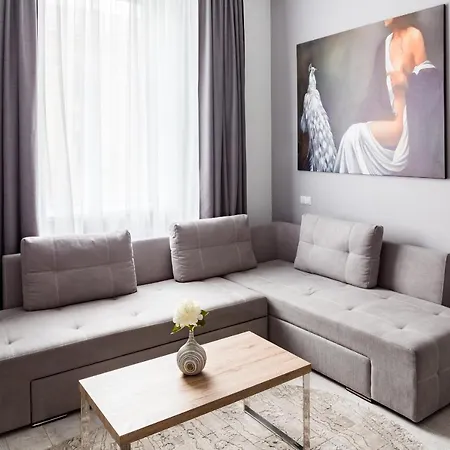 Leogrand Deluxe On Horodotska 33 Apartment
