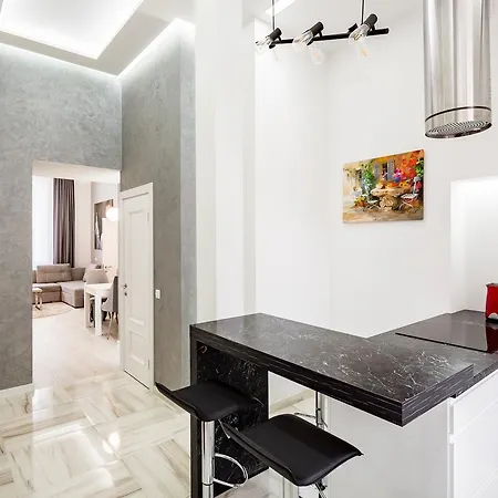 Leogrand Deluxe On Horodotska 33 Apartment Lviv
