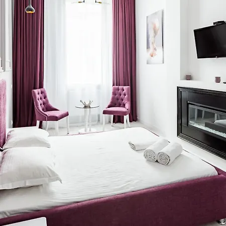 Leogrand Deluxe On Horodotska 33
