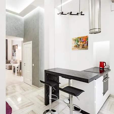 Leogrand Deluxe On Horodotska 33 Apartment *